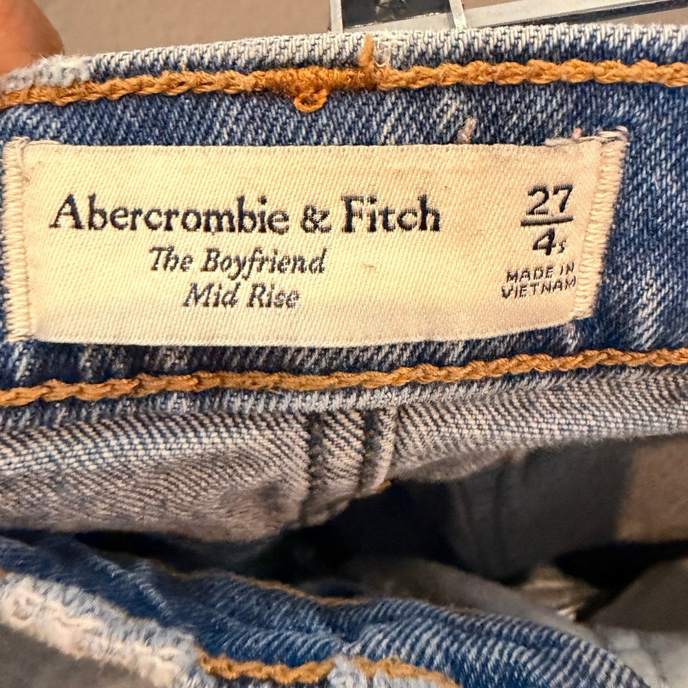 Abercrombie & Fitch The Boyfriend Jeans Womens 27/4 Short Light Wash Distressed - Picture 9 of 11